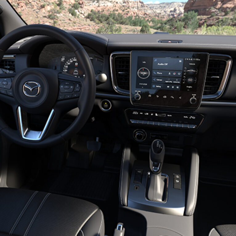Mazda Bt-50 sistema infoentretenimiento